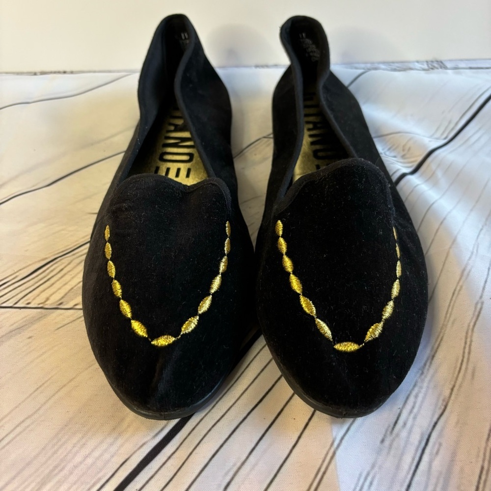 GITANO Vintage Black Velvet w/ Gold Front Embroiereded Decorative Trim Flats 11